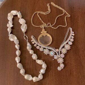 White Pearls 14 millimeters BAROQUE